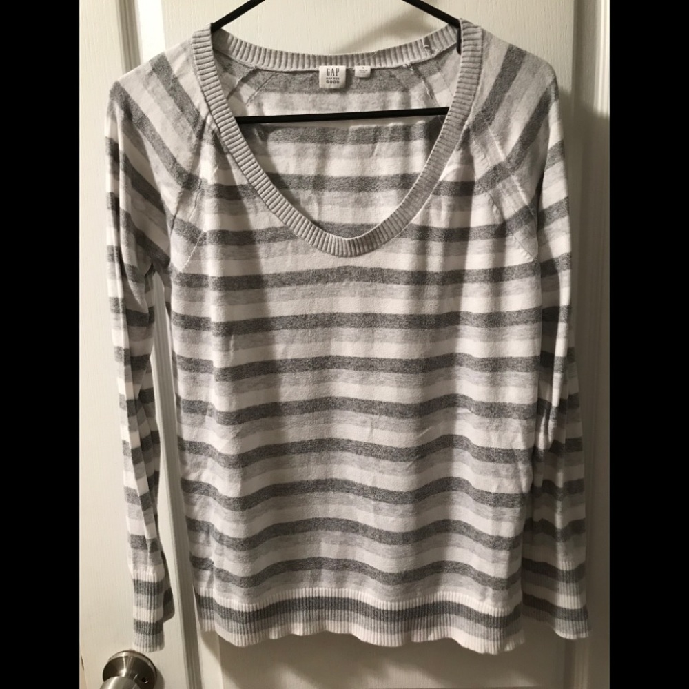 Gap women sweater size s